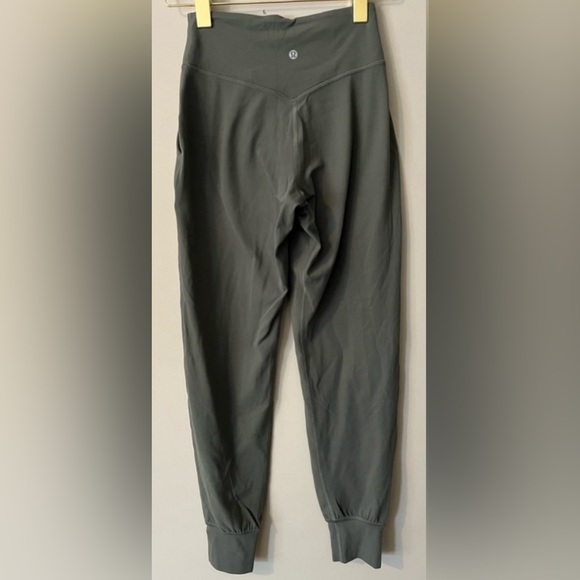 Lululemon Size 4 Green High-rise Align Joggers - Picture 3 of 4